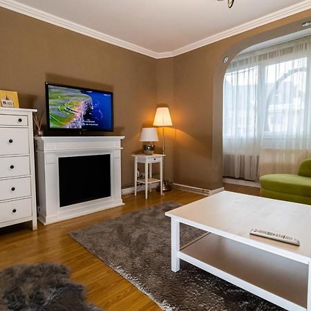 Central Apt. Near Afi Mall, 5 Mins To The Old Town By Car Braşov Exterior foto