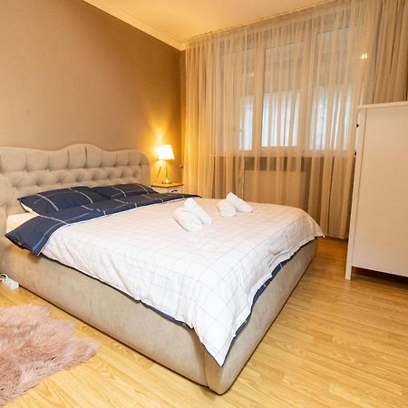 Central Apt. Near Afi Mall, 5 Mins To The Old Town By Car Braşov Exterior foto