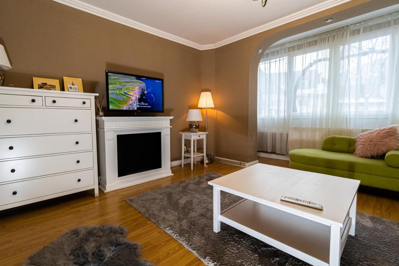 Central Apt. Near Afi Mall, 5 Mins To The Old Town By Car Braşov Exterior foto