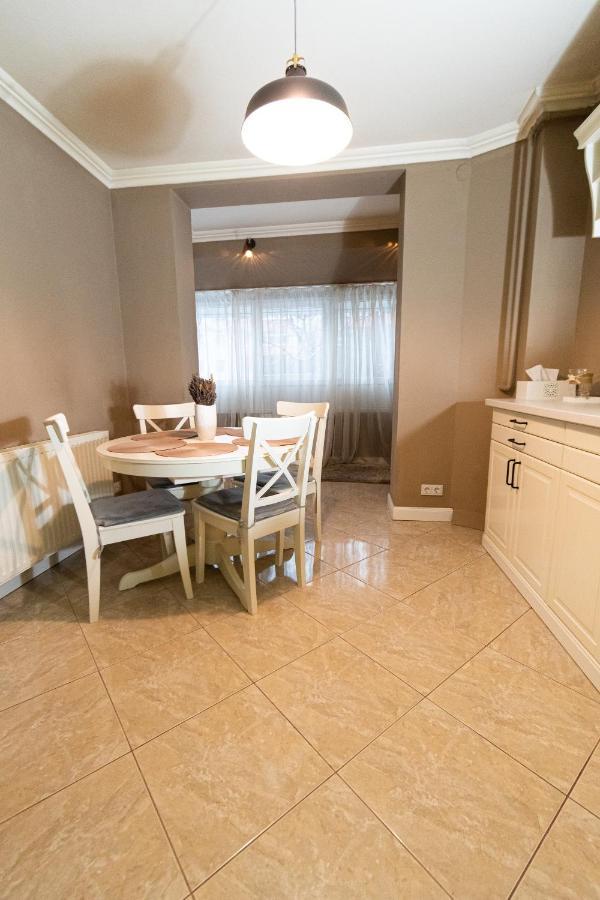 Central Apt. Near Afi Mall, 5 Mins To The Old Town By Car Braşov Exterior foto
