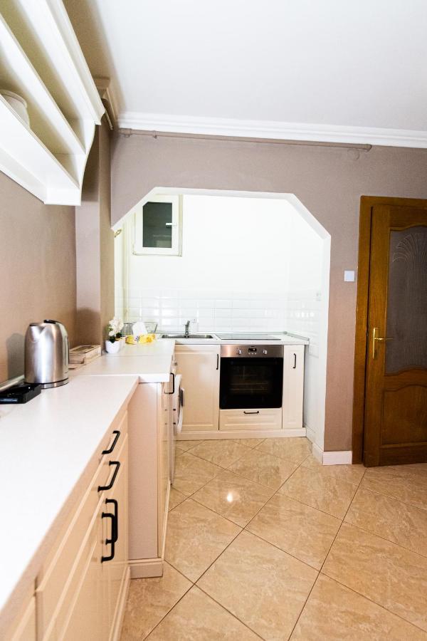 Central Apt. Near Afi Mall, 5 Mins To The Old Town By Car Braşov Exterior foto