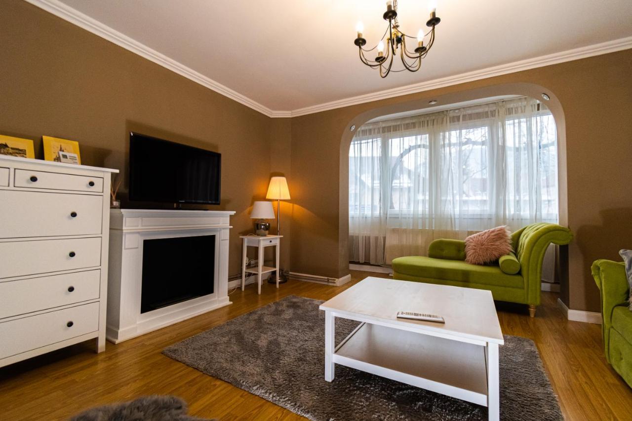 Central Apt. Near Afi Mall, 5 Mins To The Old Town By Car Braşov Exterior foto
