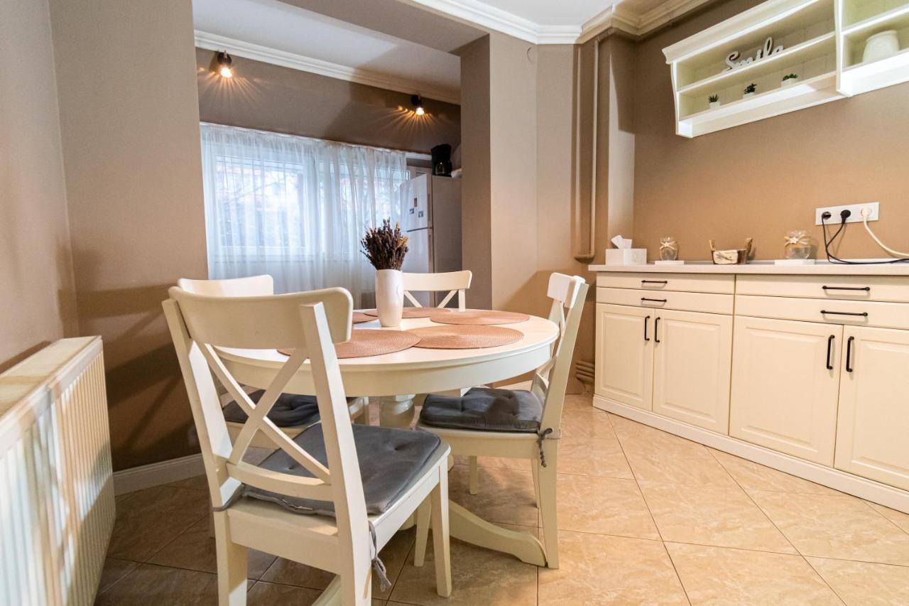 Central Apt. Near Afi Mall, 5 Mins To The Old Town By Car Braşov Exterior foto