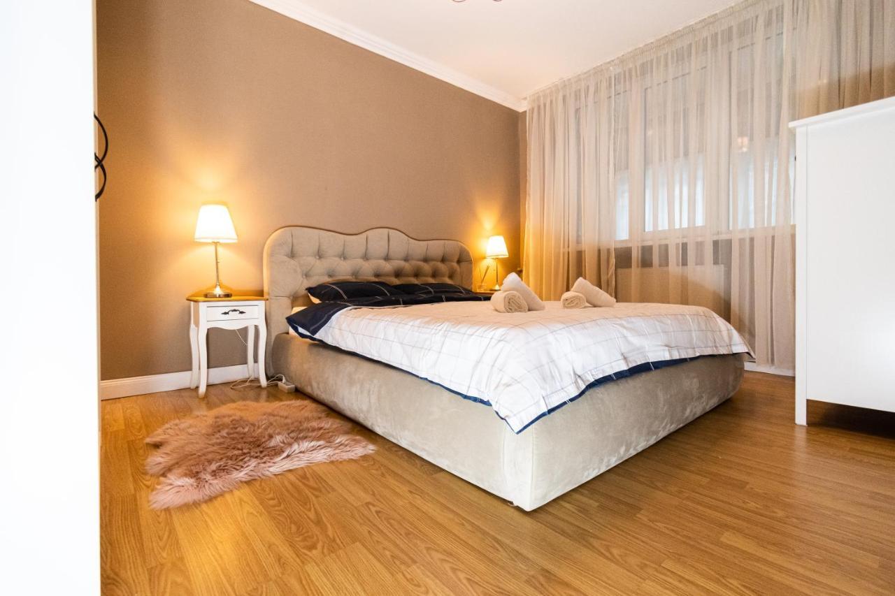 Central Apt. Near Afi Mall, 5 Mins To The Old Town By Car Braşov Exterior foto